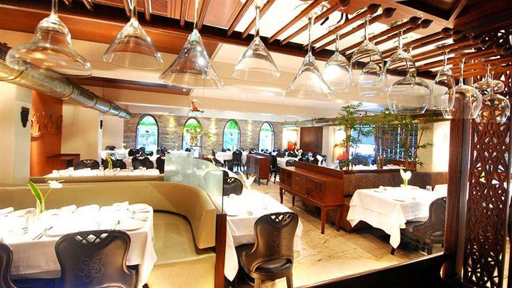 Sai Palace Hotel Mumbai Kültér fotó