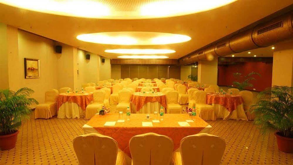 Sai Palace Hotel Mumbai Kültér fotó